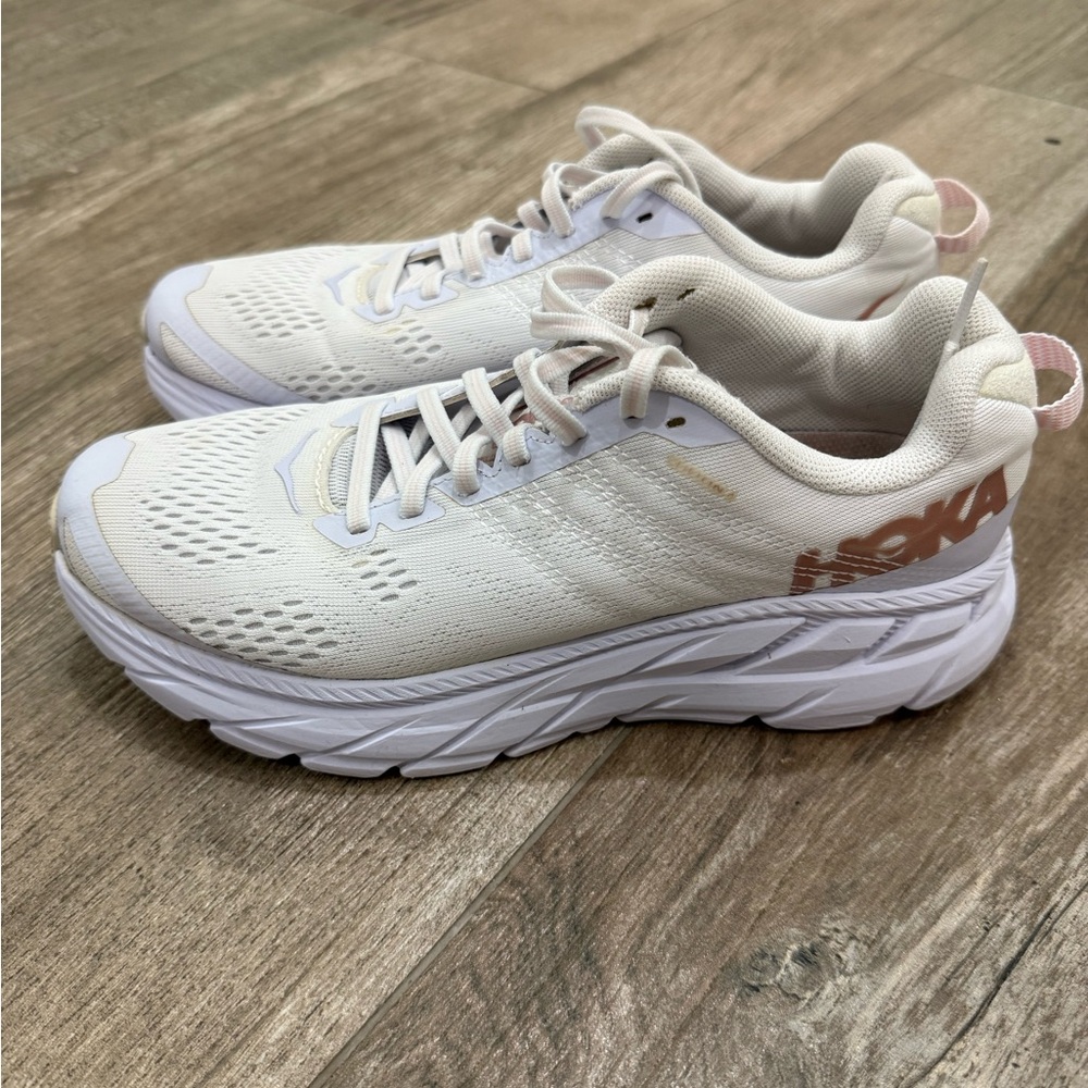 Hoka Women's Clifton 6 Running Shoes - White/Rose Gold size US 7